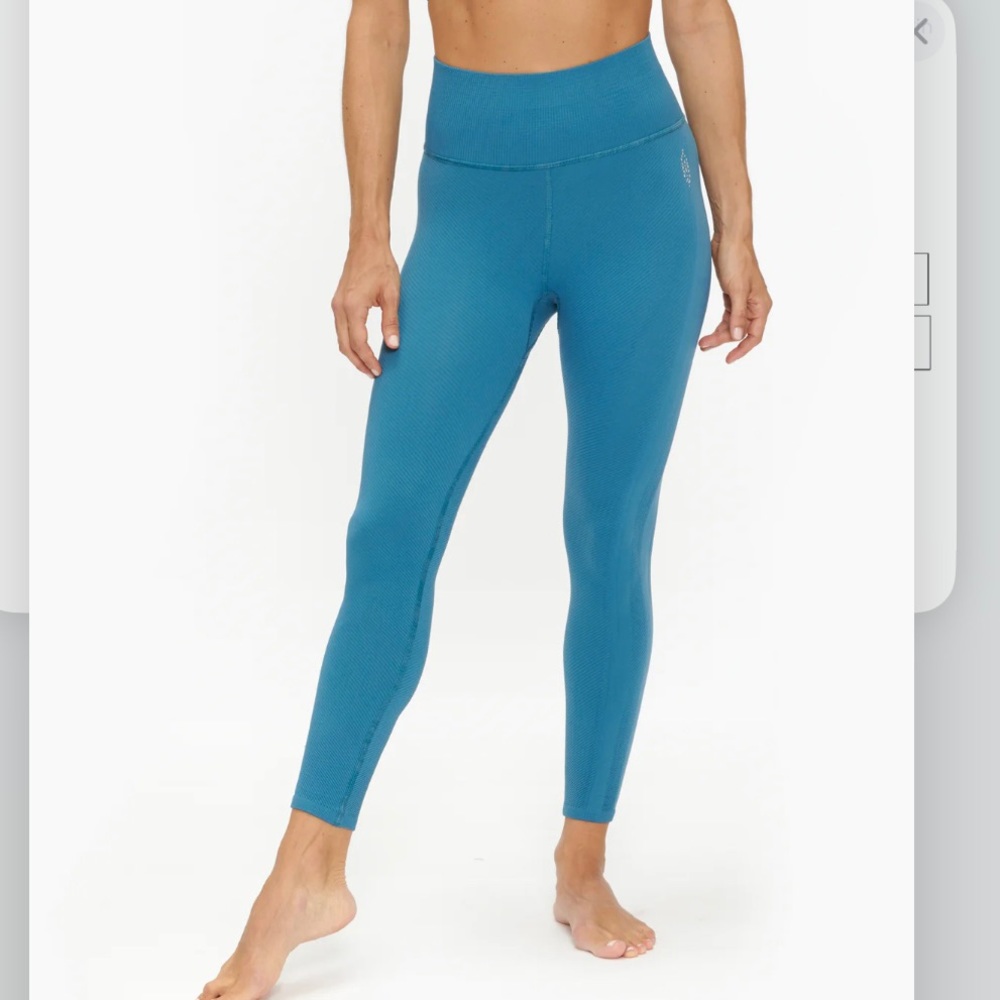 NWT Free People Movement Free Throw Leggings in Coastline